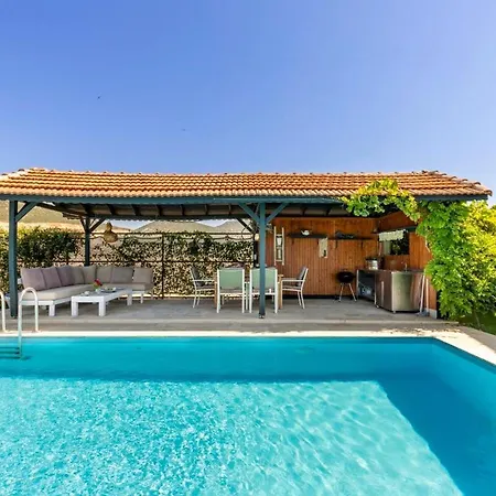 Spacious With Pool & Veranda, Nature Retreat Nyaraló Kaş