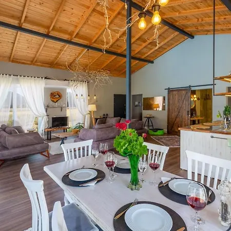 Nyaraló Spacious With Pool & Veranda, Nature Retreat Kaş